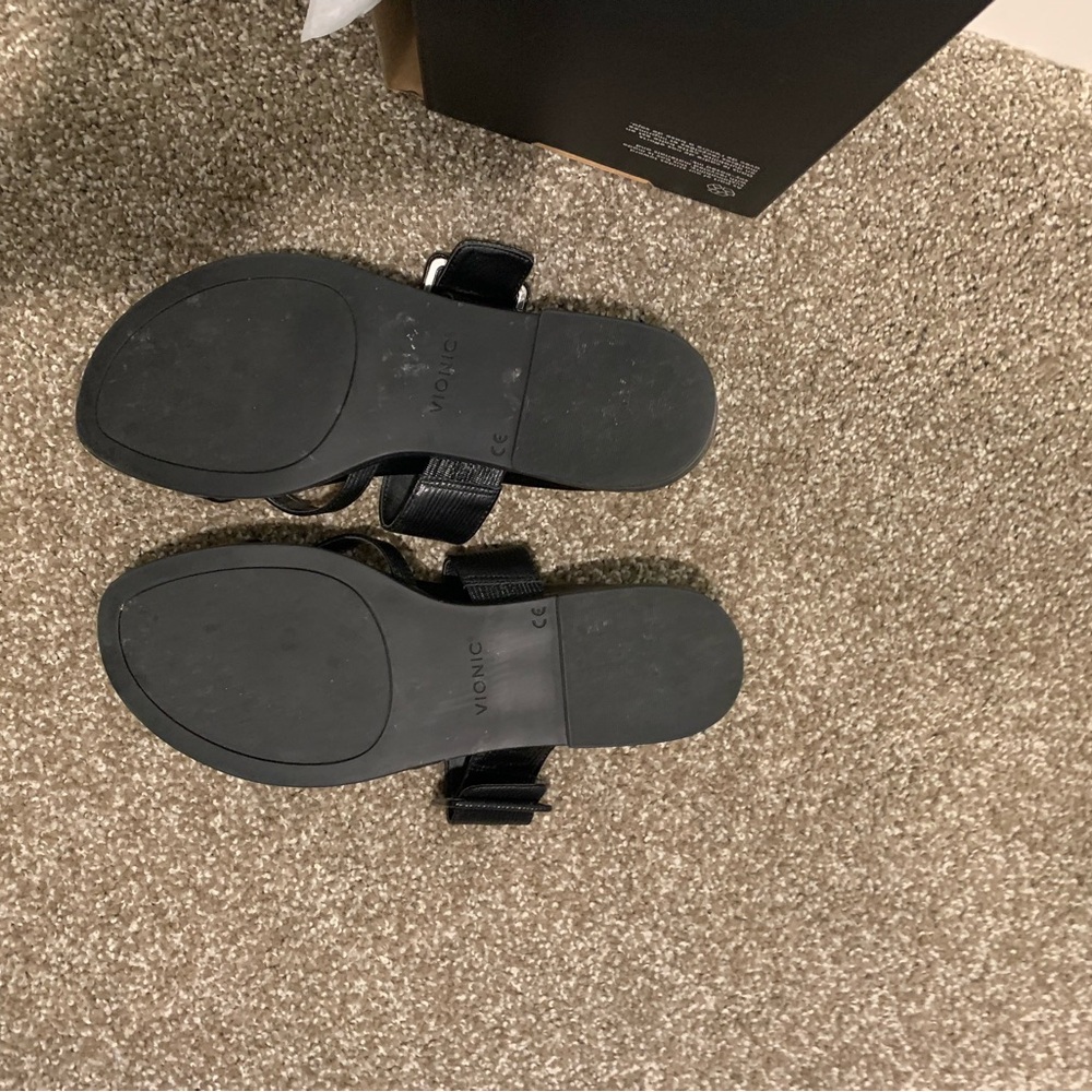 Vionic Women's Black Sandals - Picture 4 of 8